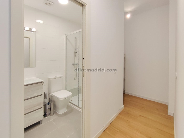 Spacious Apartment in Centro of 3 Bedrooms #1030 in Madrid