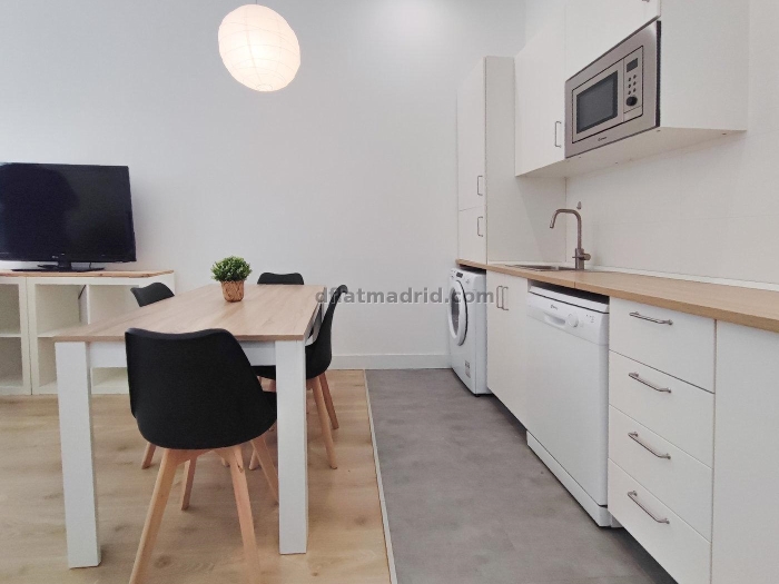 Cosy Apartment in Tetuan of 1 Bedroom #1978 in Madrid