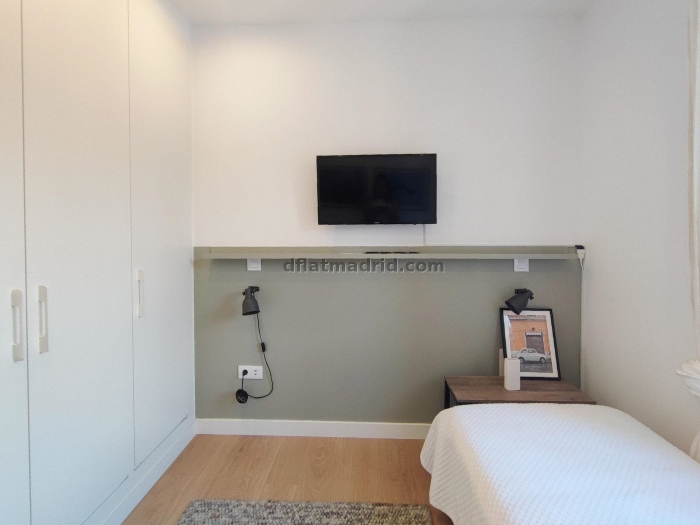 Apartamento Amplio en Tetuan de 3 Dormitorios #1972 en Madrid