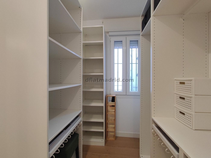 Apartamento Amplio en Tetuan de 3 Dormitorios #1972 en Madrid